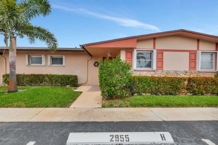 Welcome to this delightful 1 bedroom, 1 bath condo located in - Beach Condo for sale in West Palm Beach, Florida on Beachhouse.com