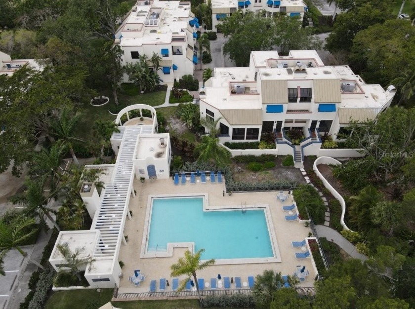 PRICE IMPROVEMENT ON THIS BAY ISLES TOWNHOME- FEATURING A - Beach Condo for sale in Longboat Key, Florida on Beachhouse.com
