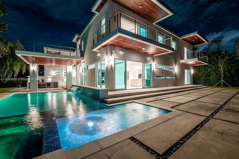 Stunning 6-bed, 6-bath estate with 10-ft ceilings, Italian - Beach Home for sale in Pinecrest, Florida on Beachhouse.com