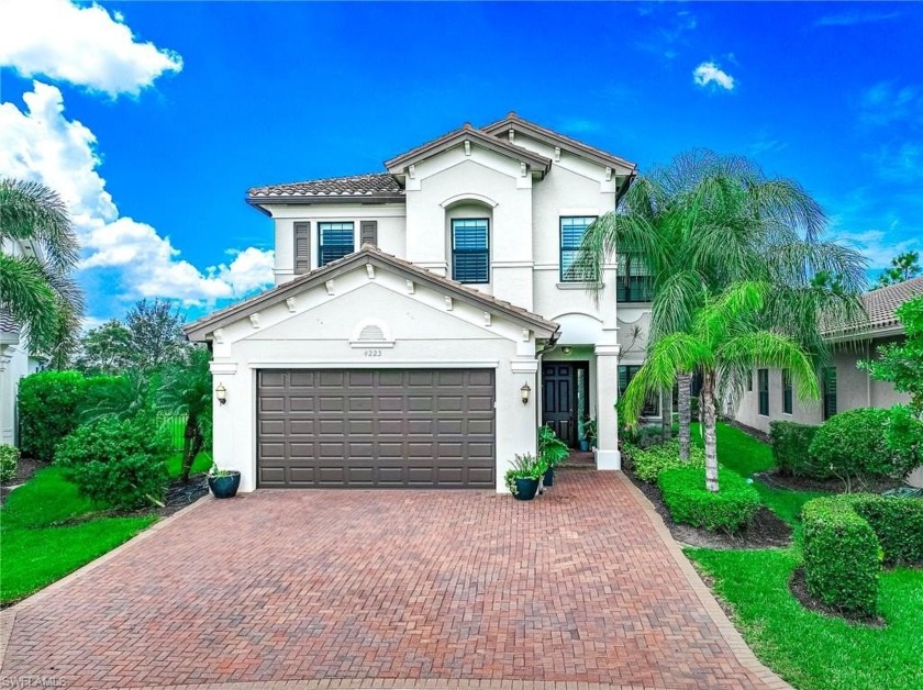 Beautiful, large size home with a swimming pool and jacuzzi and - Beach Home for sale in Naples, Florida on Beachhouse.com