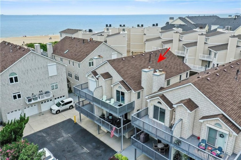 Move in Ready 3 bedroom / 3 1/2 bath luxury condo with private - Beach Condo for sale in Virginia Beach, Virginia on Beachhouse.com