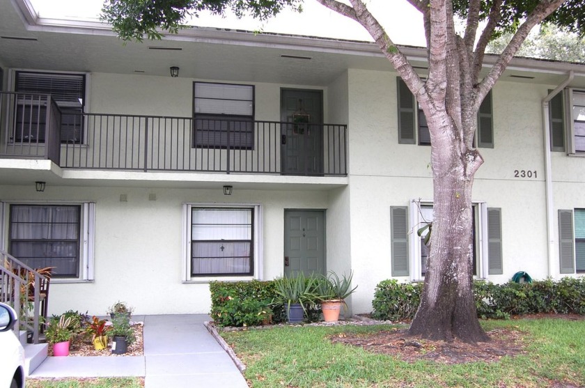 Come Discover your new home in the desirable Sabal Ridge - Beach Condo for sale in Palm Beach Gardens, Florida on Beachhouse.com