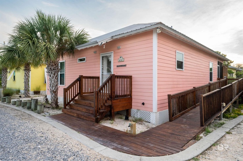 Fantastic price for this beautiful, fully furnished cottage in - Beach Home for sale in Gulf Shores, Alabama on Beachhouse.com