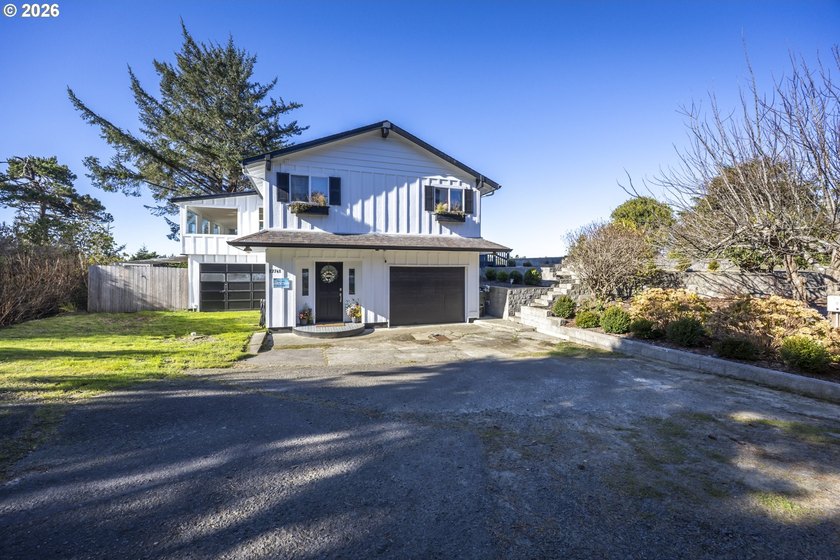 Enjoy the best of coastal living in this beautifully renovated - Beach Home for sale in Florence, Oregon on Beachhouse.com