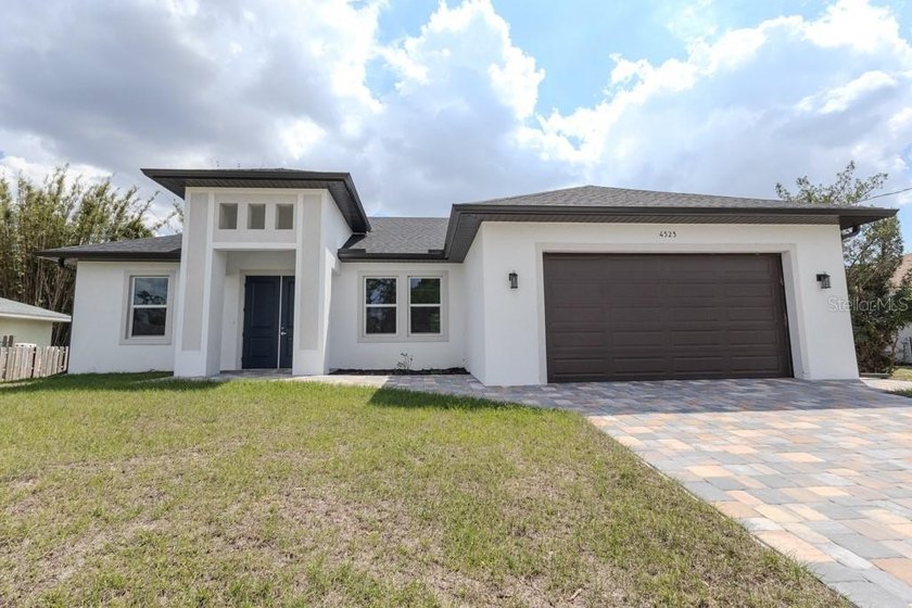 Welcome to your dream home in the heart of North Port! This - Beach Home for sale in North Port, Florida on Beachhouse.com