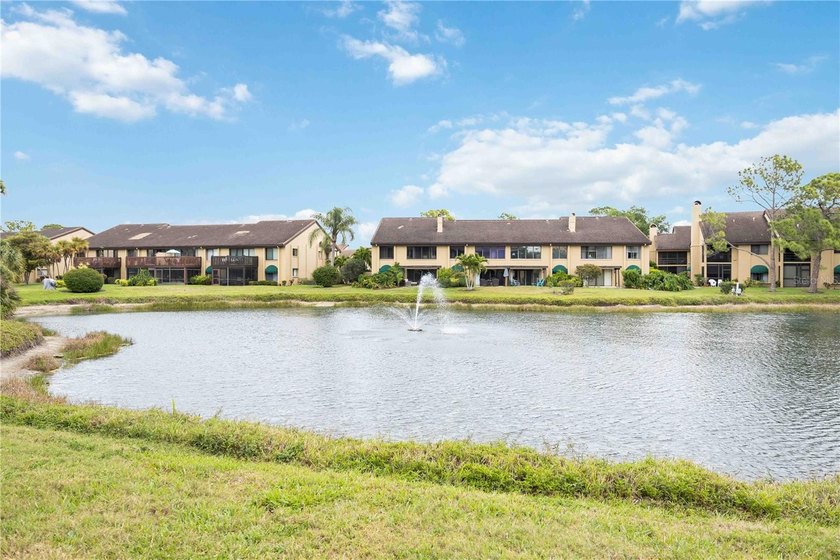 Location! Location! Location! Only 3.5 miles to the world-famous - Beach Condo for sale in Sarasota, Florida on Beachhouse.com