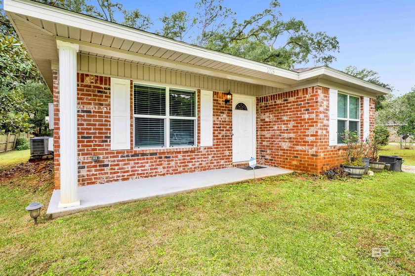 Welcome to this charming 3-bedroom, 2-bath home perfectly - Beach Home for sale in Gulf Shores, Alabama on Beachhouse.com