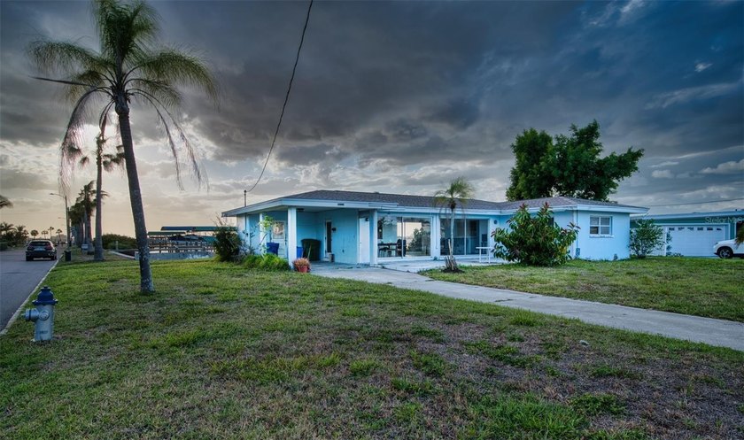 Direct Manatee River frontage with sweeping sunset views - Beach Home for sale in Bradenton, Florida on Beachhouse.com