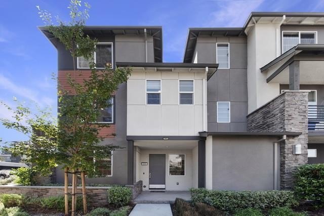 This contemporary three-story townhouse, oriented towards the - Beach Condo for sale in Hayward, California on Beachhouse.com