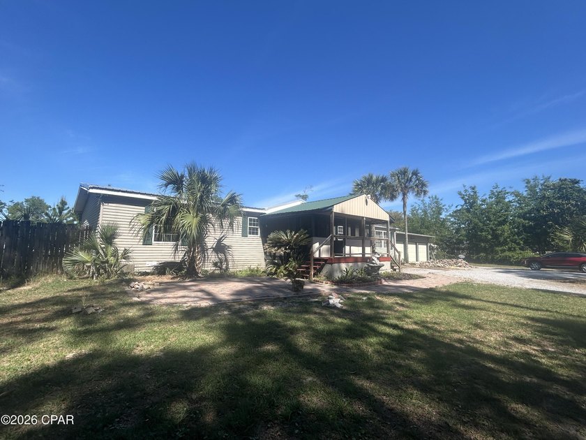 Spacious 3BR/2BA manufactured home offering 2,432 sq ft of - Beach Home for sale in Southport, Florida on Beachhouse.com