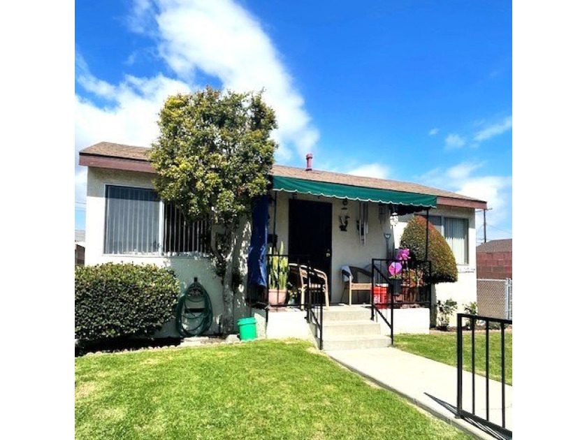 Three individual bungalows on one lot in prime rental location - Beach Townhome/Townhouse for sale in San Pedro, California on Beachhouse.com