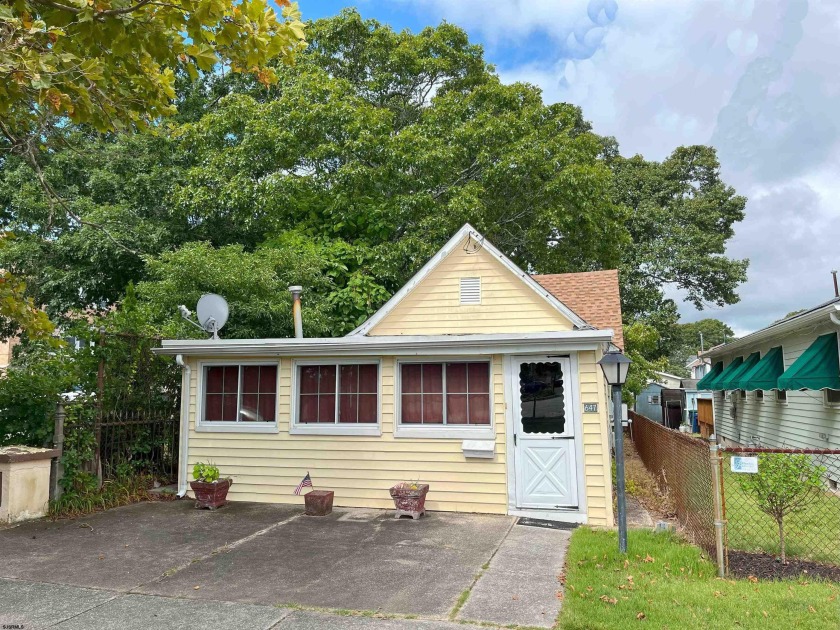 Welcome to this delightful 800 sq ft cottage nestled in the - Beach Home for sale in Somers Point, New Jersey on Beachhouse.com