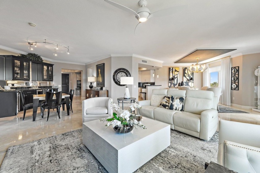 This meticulously cared-for condo offers over 2,700 sf of - Beach Condo for sale in Palm Beach Gardens, Florida on Beachhouse.com