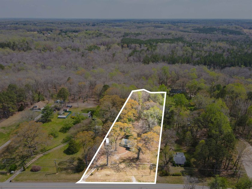 Opportunity awaits on 5 beautiful acres in Toano, Virginia! This - Beach Home for sale in Toano, Virginia on Beachhouse.com