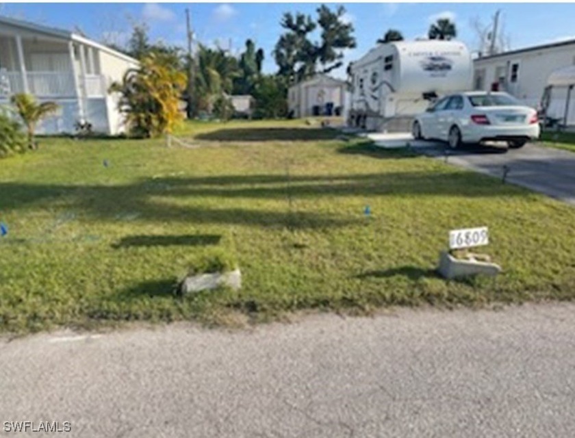 Prime location just minutes from Sanibel Island, a mile from - Beach Lot for sale in Fort Myers, Florida on Beachhouse.com