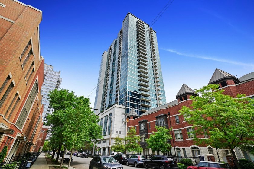 South Loop living at its finest! Welcome home to this perfect - Beach Condo for sale in Chicago, Illinois on Beachhouse.com