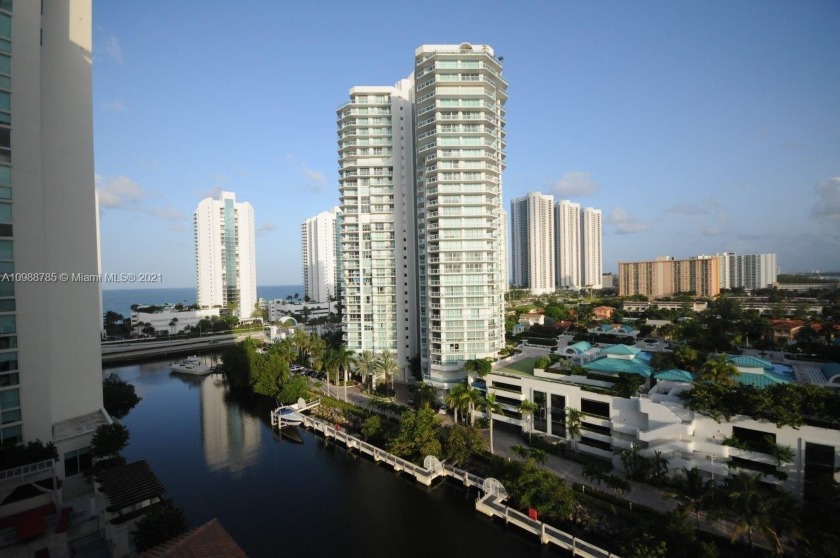 BEST LINE*** Beautiful WATER VIEWS from living rooms and master - Beach Condo for sale in Sunny Isles Beach, Florida on Beachhouse.com