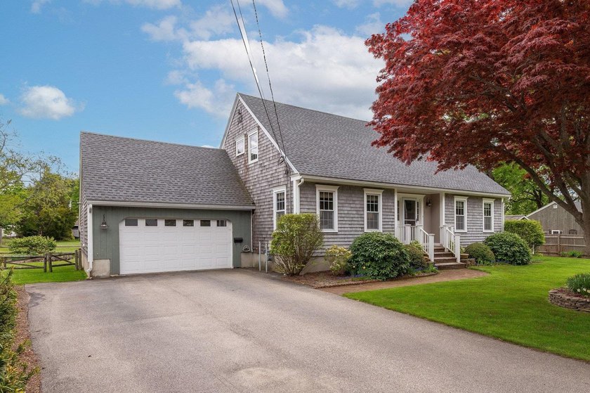 3 Windmill Lane may present like a classic Cape, but step inside - Beach Home for sale in Hampton, New Hampshire on Beachhouse.com