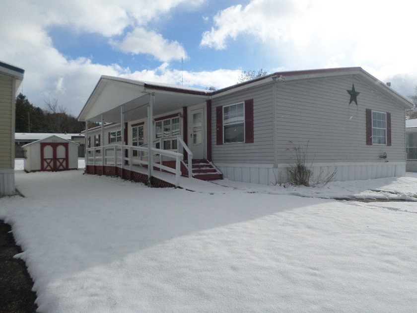 Welcome to desirable Summit Heights! This renovated double-wide - Beach Home for sale in Erie, Pennsylvania on Beachhouse.com