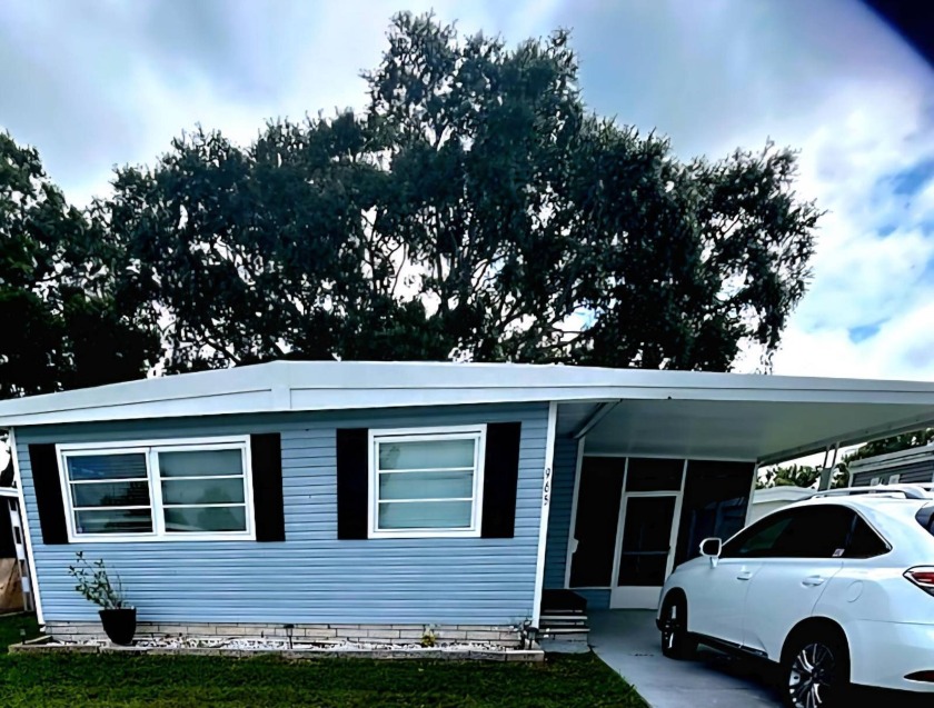 WOW!! PROFESSIONALLY RENOVATED AND LOOKS BRAND NEW. !  2 big - Beach Home for sale in Largo, Florida on Beachhouse.com