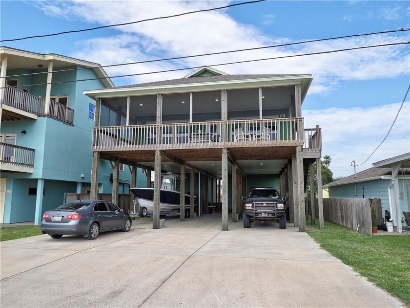 Serene Waterfront Oasis! The open-layout welcomes you in, with - Beach Home for sale in Corpus Christi, Texas on Beachhouse.com