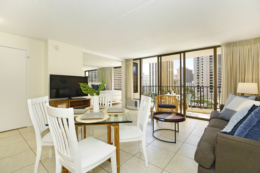Great for Families! Pool, BBQ Area, FREE Parking & - Beach Vacation Rentals in Honolulu, Hawaii on Beachhouse.com