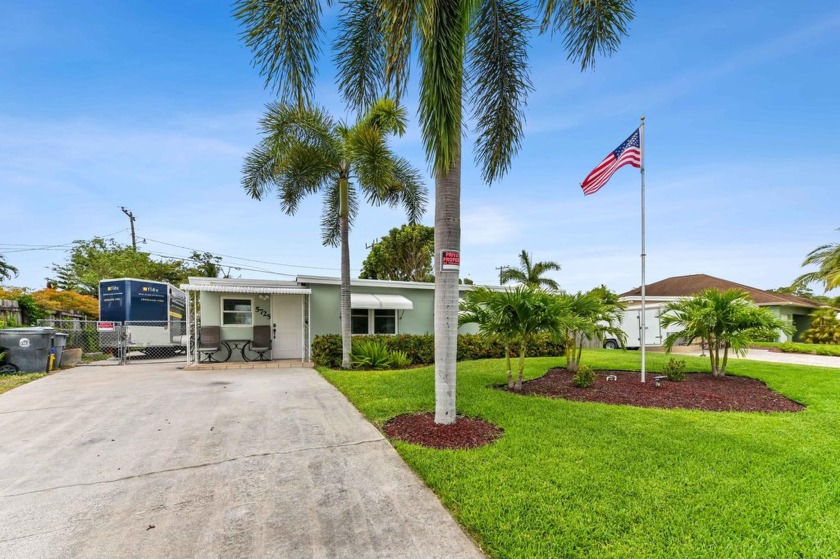 Welcome to this charming 3-bedroom, 2-bathrooms single-family - Beach Home for sale in West Palm Beach, Florida on Beachhouse.com