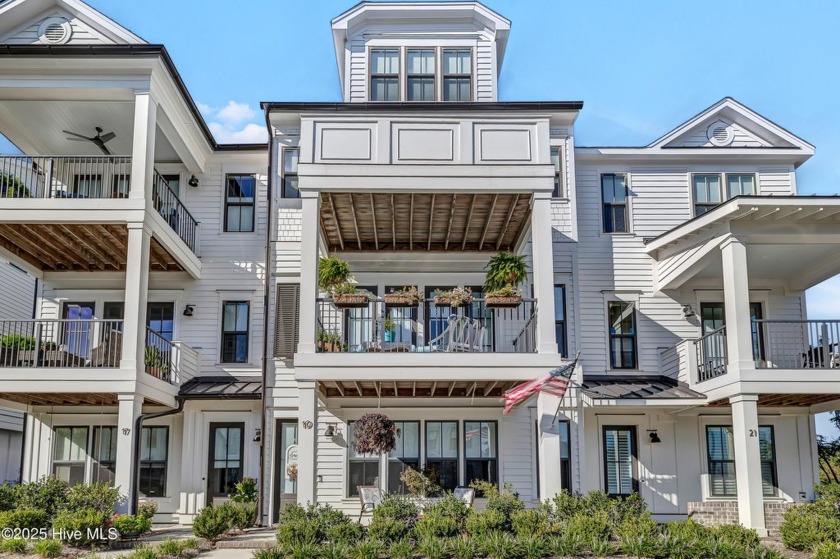 Welcome to this stunning townhome nestled in the heart of - Beach Townhome/Townhouse for sale in Wilmington, North Carolina on Beachhouse.com