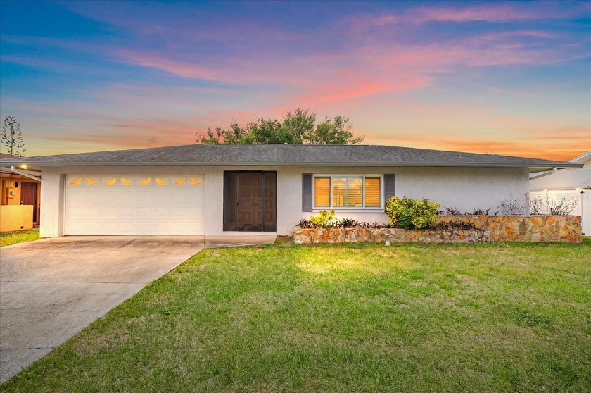 Welcome to this beautifully updated Lake Sarasota home that - Beach Home for sale in Sarasota, Florida on Beachhouse.com