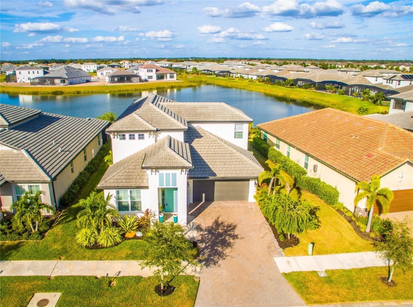 Motivated sellers just reduced!  STUNNING WATERFRONT POOL home - Beach Home for sale in Sarasota, Florida on Beachhouse.com