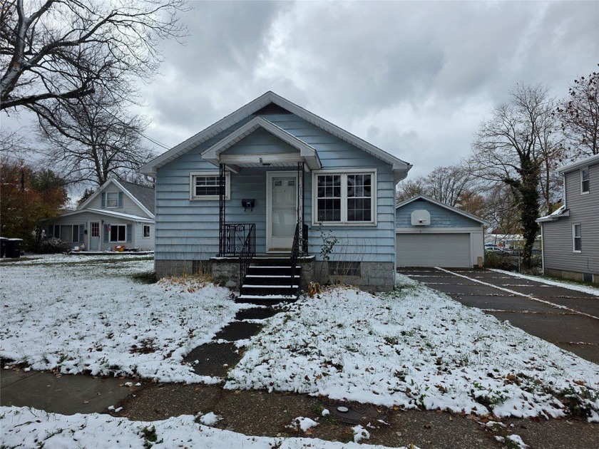 Quaint Wesleyville home with flexible layout and solid outdoor - Beach Home for sale in Erie, Pennsylvania on Beachhouse.com