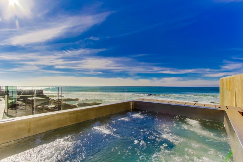 LUXURY OCEANFRONT HOME--OVERLOOKING GORGEOUS WHITE SAND - Beach Vacation Rentals in San Diego, California on Beachhouse.com