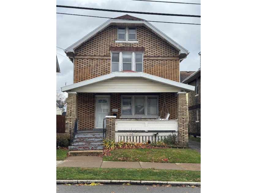 2106 POPLAR Street - Beach Home for sale in Erie, Pennsylvania on Beachhouse.com