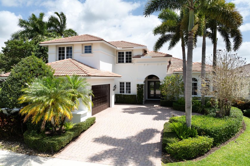 PREMIER GOLF MEMBERSHIP AVAILABLE! Close by June 12 and under - Beach Home for sale in West Palm Beach, Florida on Beachhouse.com