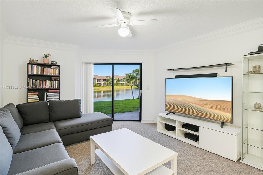 Welcome to your peaceful lakeside retreat in the heart of - Beach Condo for sale in Sunrise, Florida on Beachhouse.com