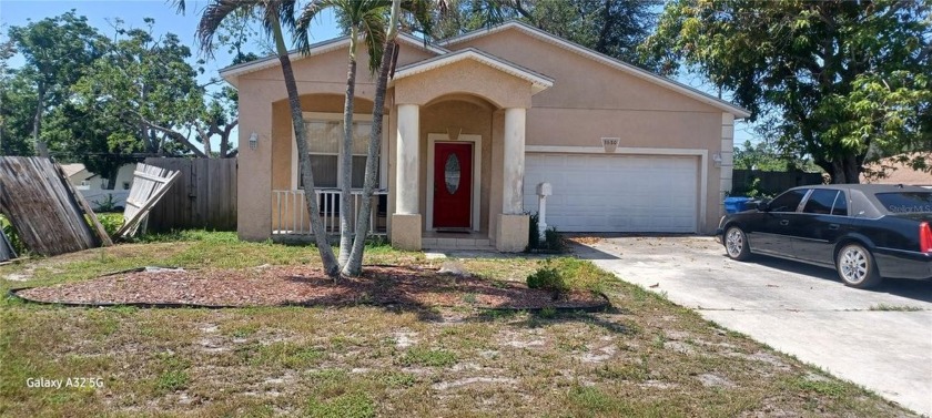 Back On The Market! Buyers funding fell throughe and see how - Beach Home for sale in St. Petersburg, Florida on Beachhouse.com