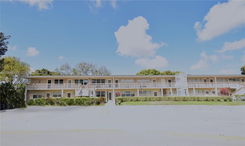 Completely renovated unit offers a new kitchen, new flooring - Beach Condo for sale in Deerfield Beach, Florida on Beachhouse.com