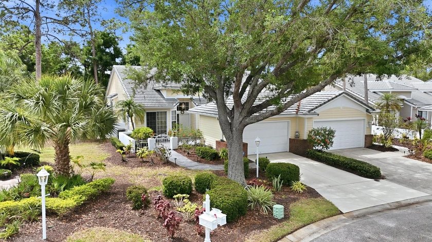 Move-in ready and beautifully updated, this impeccably - Beach Home for sale in University Park, Florida on Beachhouse.com