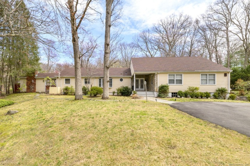 Welcome to this spacious & versatile 4-bedroom, 3F-2H bathrooms - Beach Home for sale in Stamford, Connecticut on Beachhouse.com