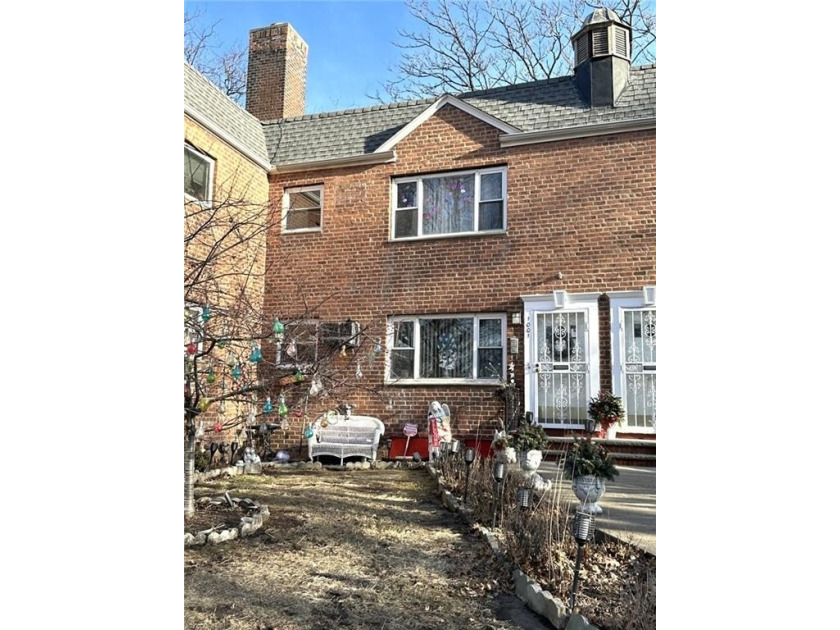 Move in Condition- Well Maintained 3 bedroom converted from a 2 - Beach Other for sale in Brooklyn, New York on Beachhouse.com