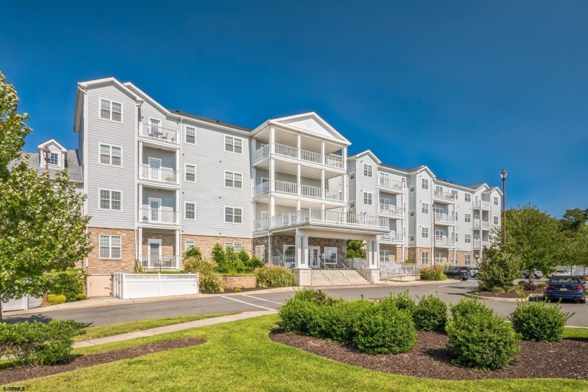 Unique and Meticulous Absecon Gardens condominium unit. This - Beach Condo for sale in Absecon, New Jersey on Beachhouse.com