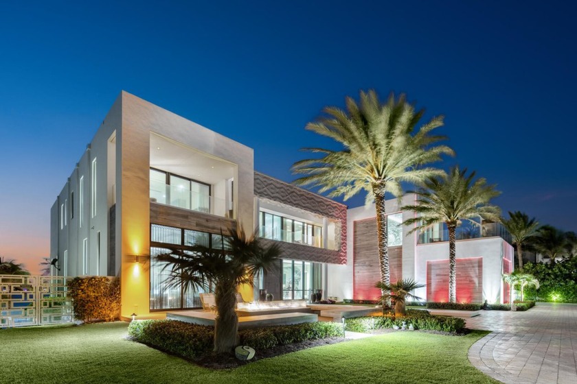 1940 South Ocean Blvd, Manalapan, FL 33462 - An Estate That - Beach Home for sale in Manalapan, Florida on Beachhouse.com