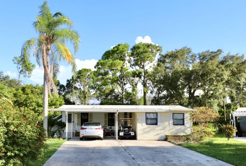 Looking to escape the cold winter weather? Enjoy all that - Beach Home for sale in North Fort Myers, Florida on Beachhouse.com