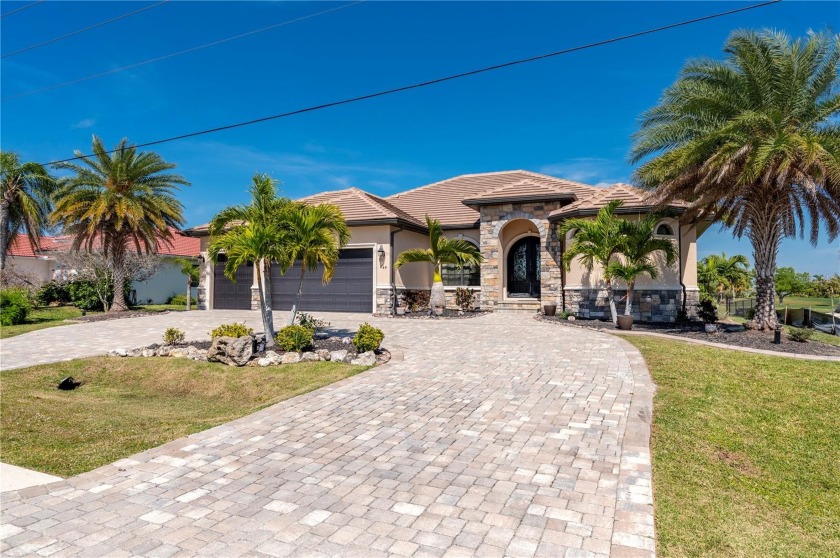 Elegant refinements and the essence of Florida's vibrant - Beach Home for sale in Punta Gorda, Florida on Beachhouse.com