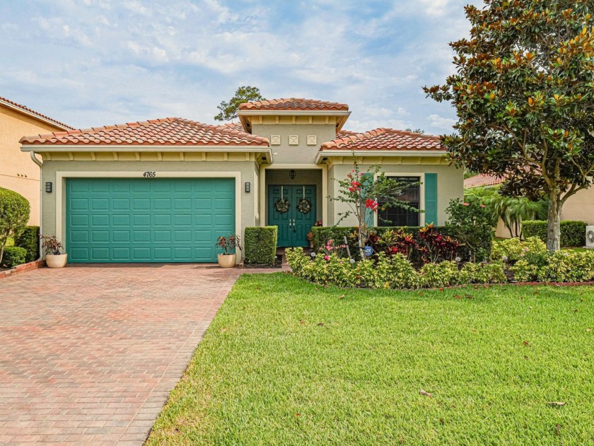 You must see this beautiful unique 3/2 home on a large preserve - Beach Home for sale in Vero Beach, Florida on Beachhouse.com