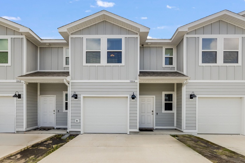 Beautifully Updated Townhome in Cooper's Landing! Step into this - Beach Townhome/Townhouse for sale in Fort Walton Beach, Florida on Beachhouse.com