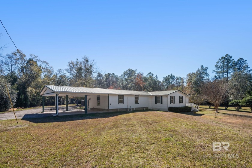 Welcome to peaceful country living!! This spacious 4-bedroom - Beach Home for sale in Robertsdale, Alabama on Beachhouse.com