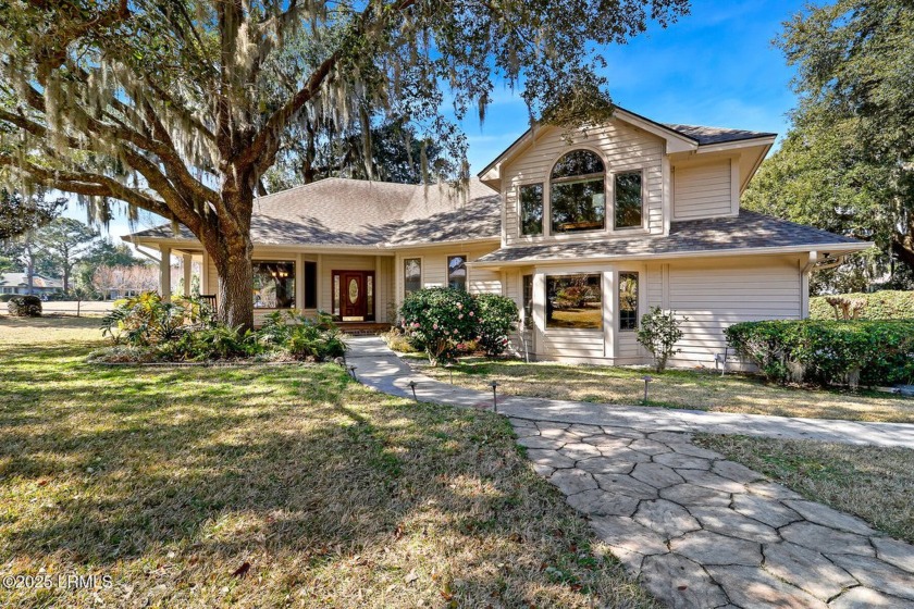 Welcome to 4 Florencia Ct, a meticulously maintained 3-bedroom - Beach Home for sale in Hilton Head Island, South Carolina on Beachhouse.com