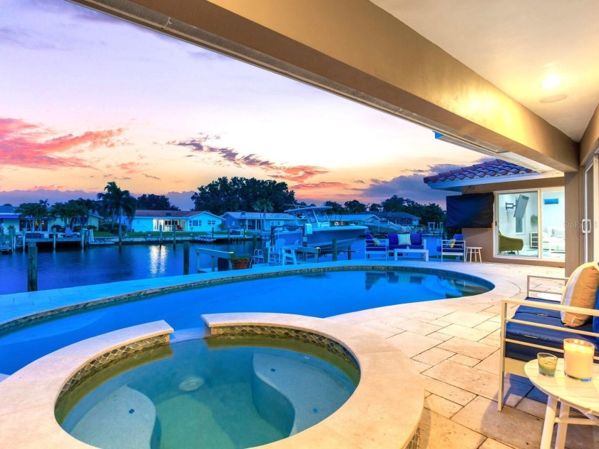 WATERFRONT POOL HOME IN VENETIAN ISLES! The privileges of a - Beach Home for sale in St. Petersburg, Florida on Beachhouse.com