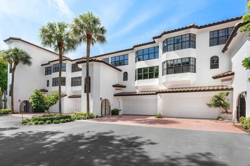A UNIQUELY PRIVATE 2830 SQUARE FT, TRI-LEVEL, 3 BEDROOM TOWNHOME - Beach Townhome/Townhouse for sale in Boca Raton, Florida on Beachhouse.com